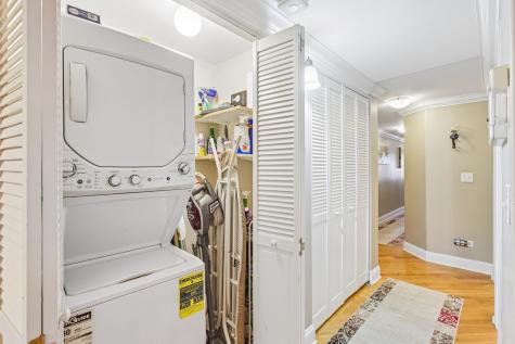 5859 North Glenwood Avenue Chicago IL 60660