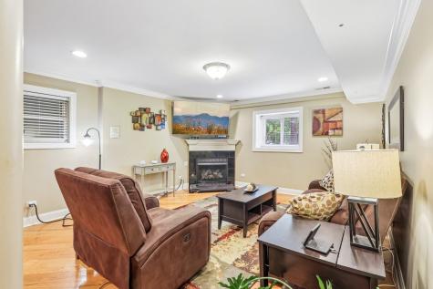 5859 North Glenwood Avenue Chicago IL 60660