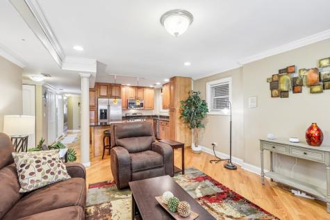 5859 North Glenwood Avenue Chicago IL 60660