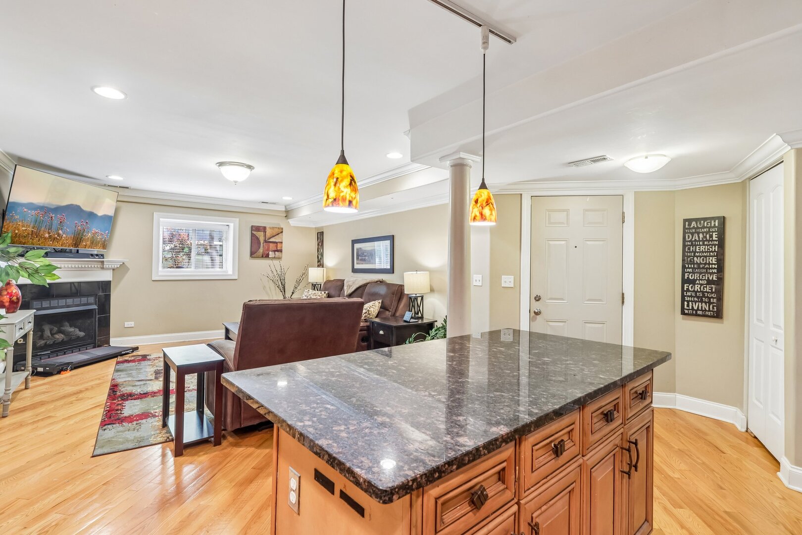 5859 North Glenwood Avenue Chicago IL 60660