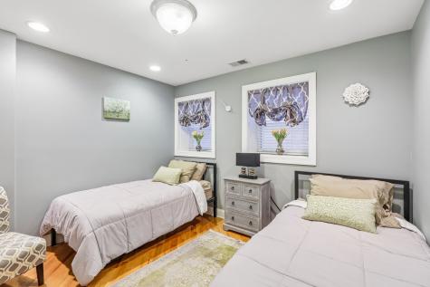 5859 North Glenwood Avenue Chicago IL 60660