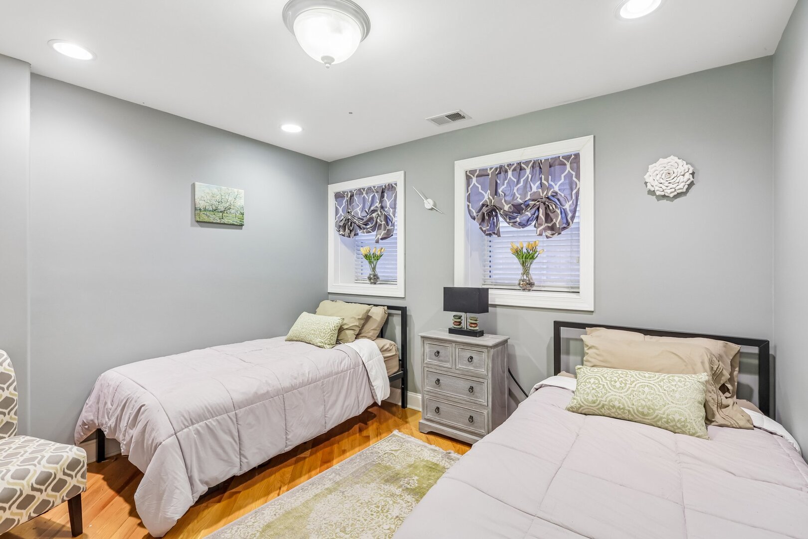 5859 North Glenwood Avenue Chicago IL 60660