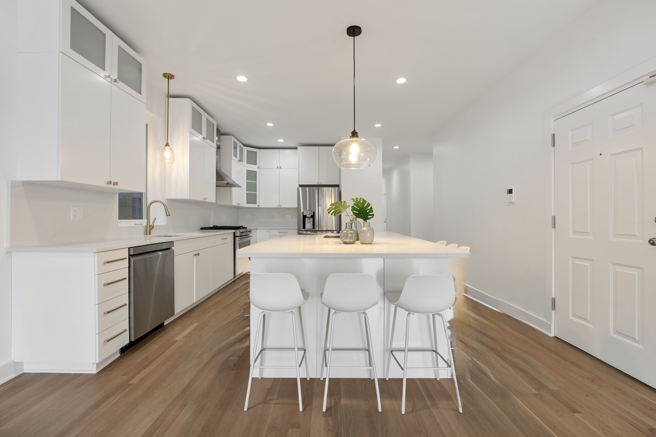 1445 West Grand Avenue Chicago IL 60642