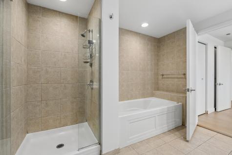 130 North Garland Court Chicago IL 60602