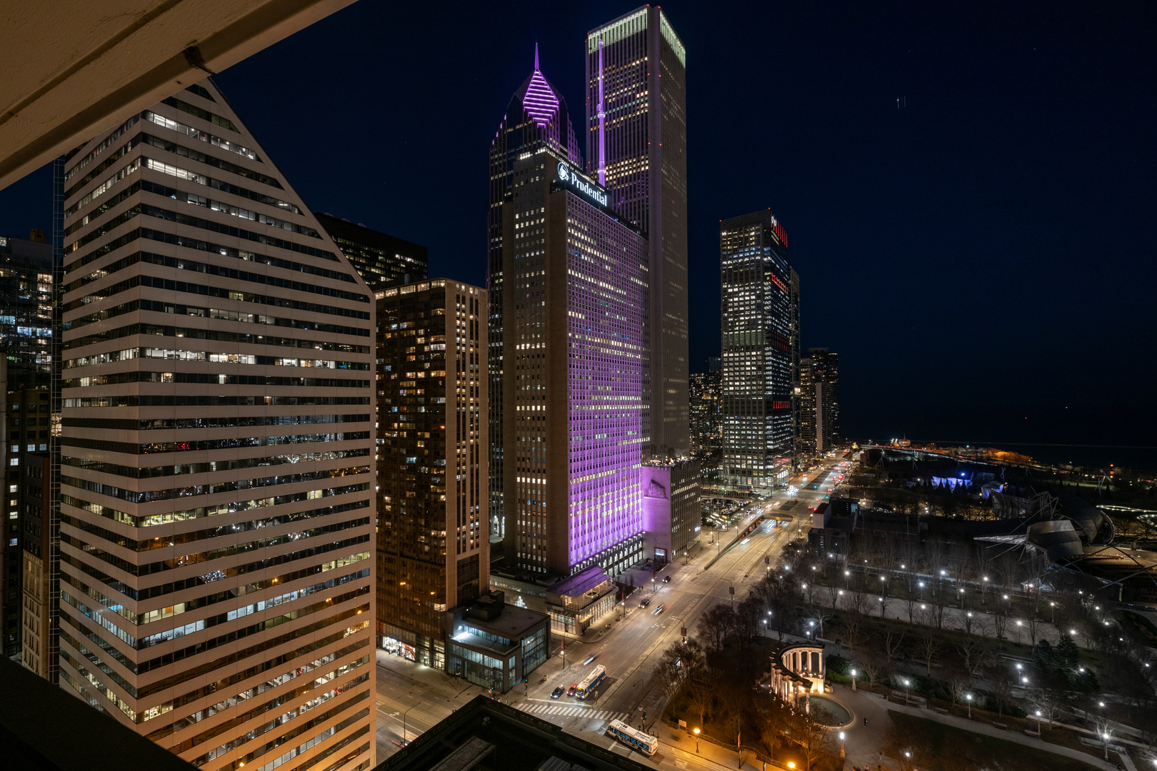 130 North Garland Court Chicago IL 60602