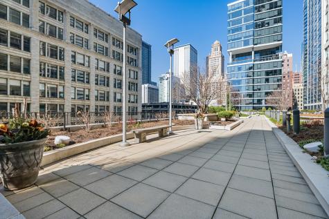 130 North Garland Court Chicago IL 60602