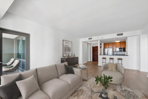 130 North Garland Court Chicago IL 60602