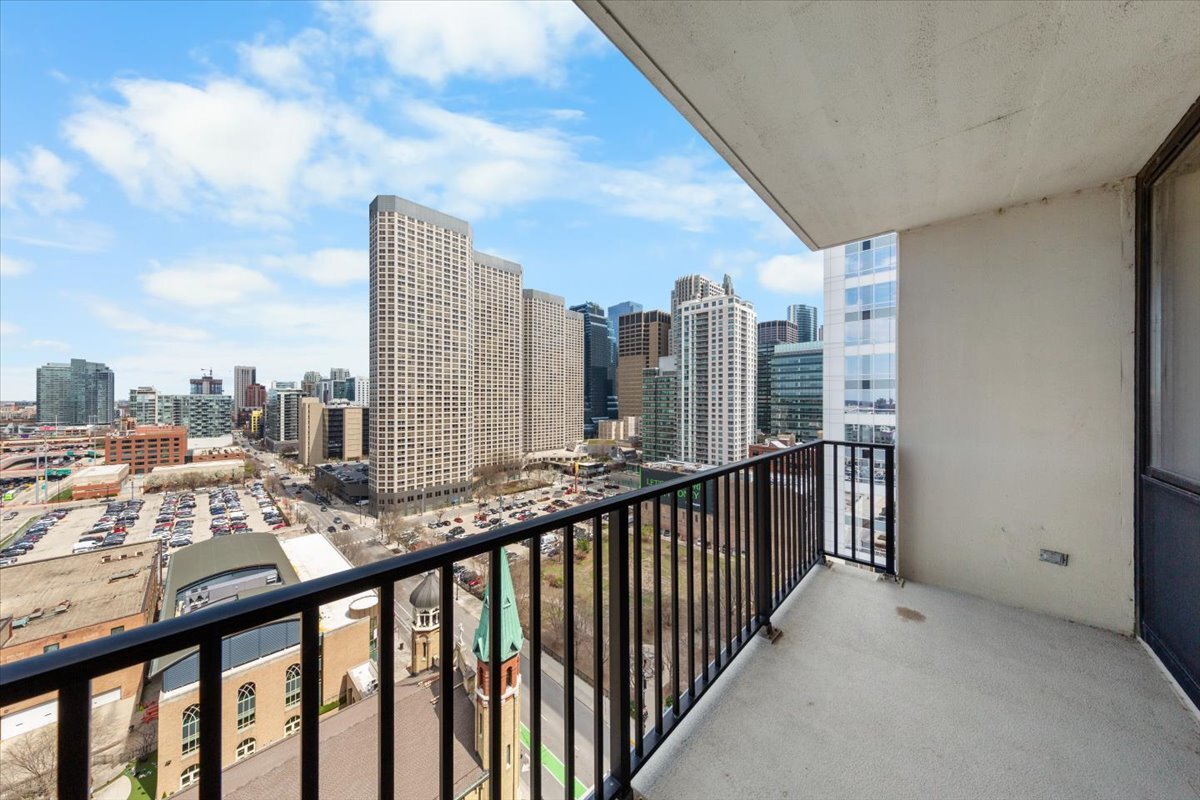 210 South Des Plaines Avenue Chicago IL 60661