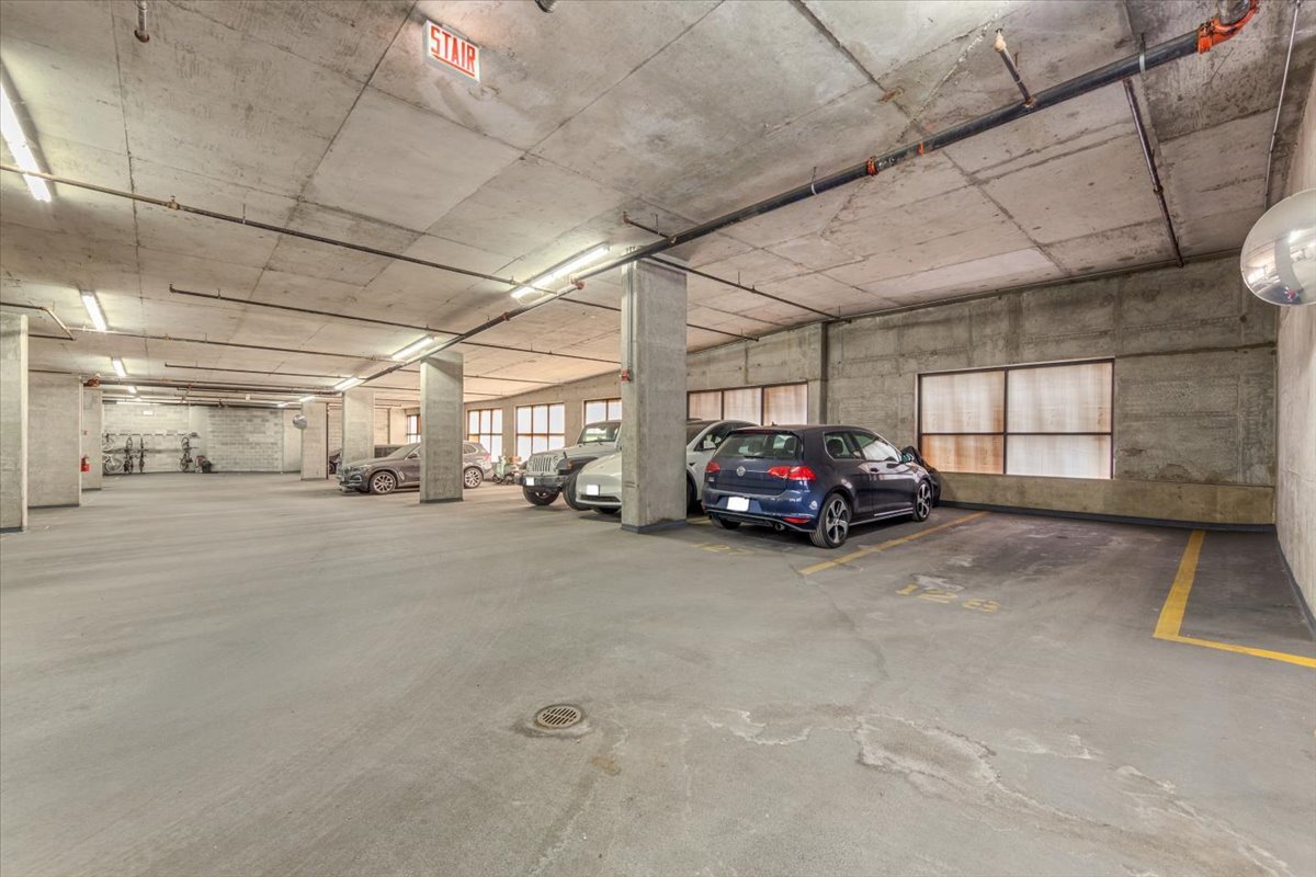 210 South Des Plaines Avenue Chicago IL 60661