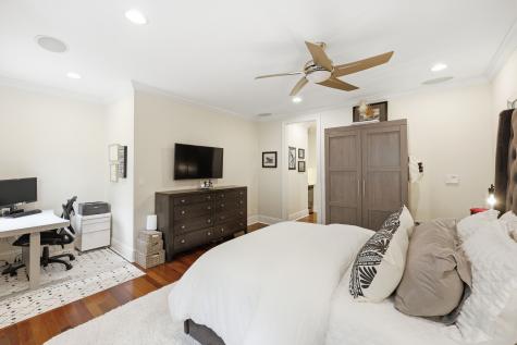 22 East Division Street Chicago IL 60610