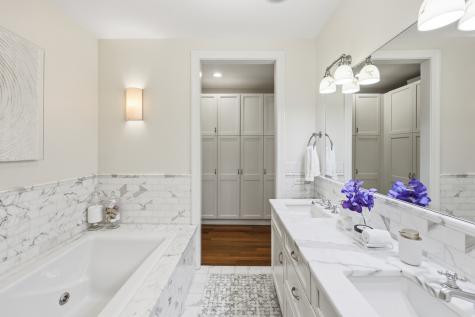 22 East Division Street Chicago IL 60610