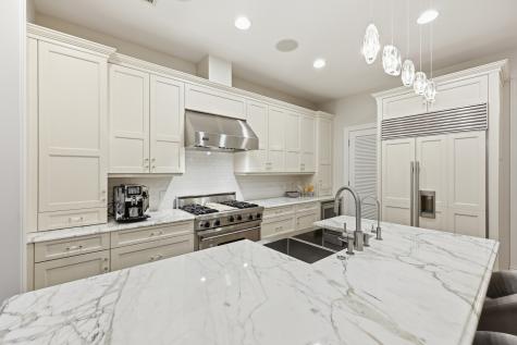 22 East Division Street Chicago IL 60610