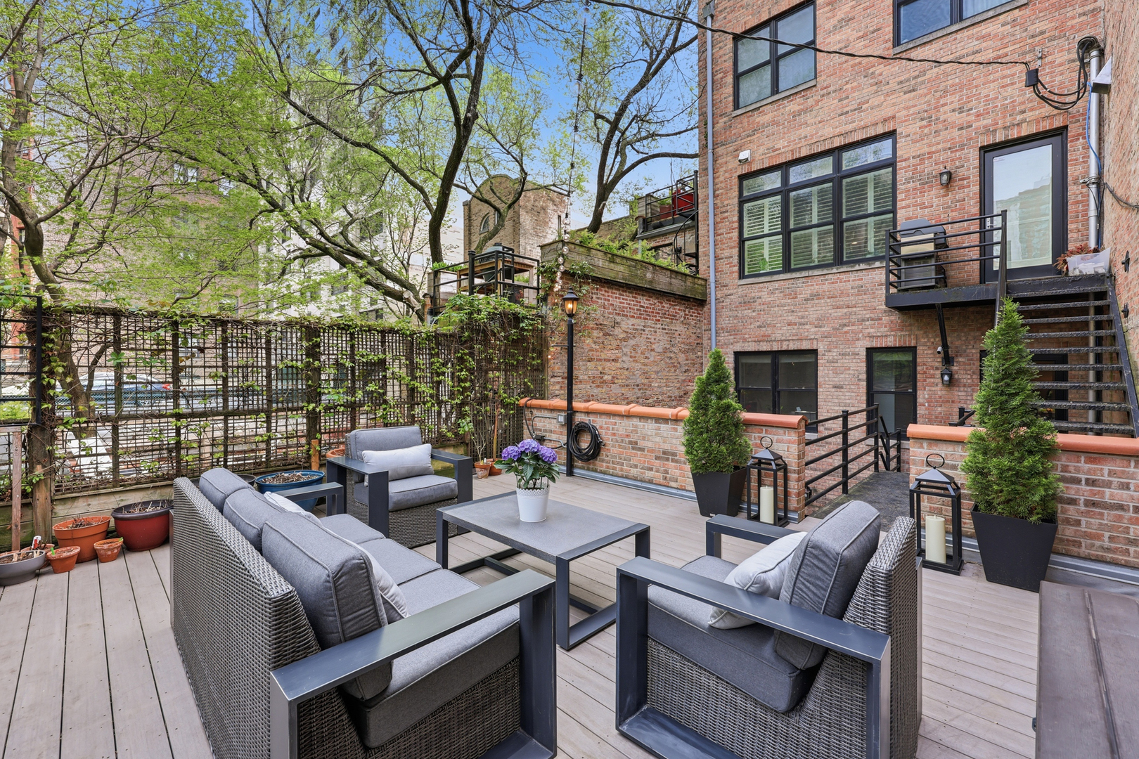 22 East Division Street Chicago IL 60610