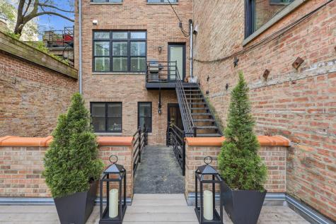 22 East Division Street Chicago IL 60610