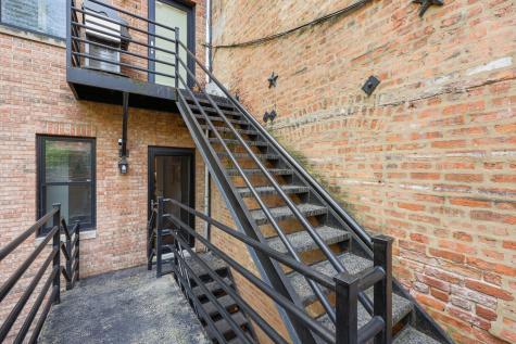 22 East Division Street Chicago IL 60610