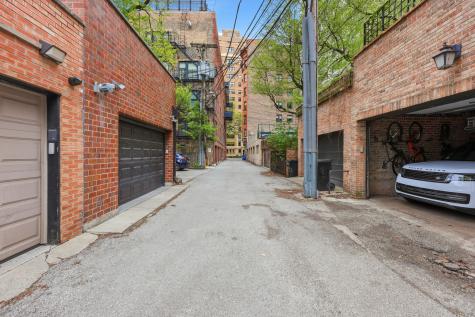22 East Division Street Chicago IL 60610