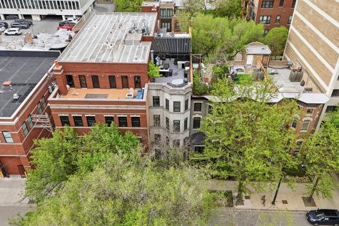 22 East Division Street Chicago IL 60610