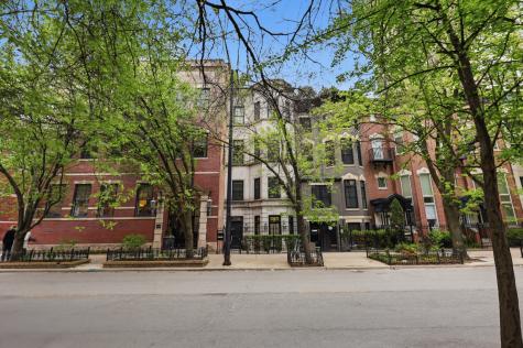 22 East Division Street Chicago IL 60610
