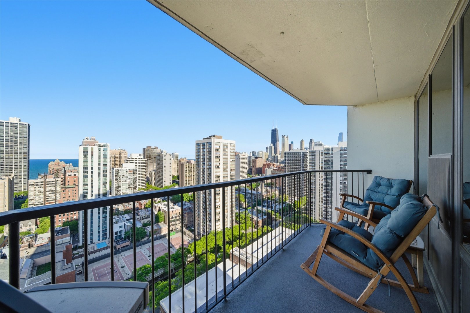 1560 North Sandburg Terrace Chicago IL 60610