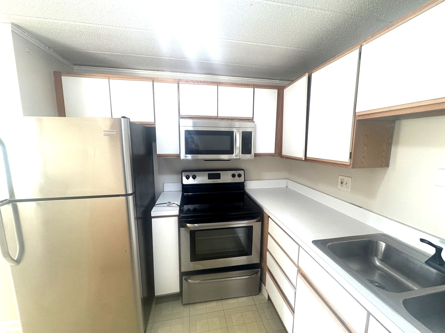 1112 Westover Lane Schaumburg IL 60193