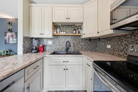 48 Oak Hill Colony Fox Lake IL 60020