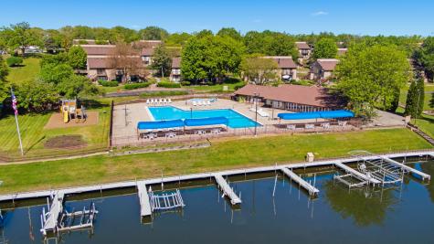48 Oak Hill Colony Fox Lake IL 60020