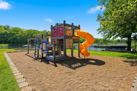 48 Oak Hill Colony Fox Lake IL 60020