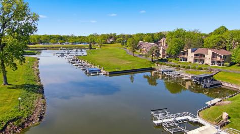 48 Oak Hill Colony Fox Lake IL 60020