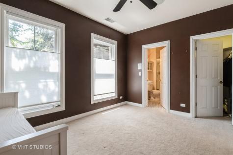 1867 Admiral Court Glenview IL 60026