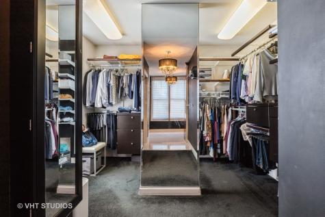 1867 Admiral Court Glenview IL 60026