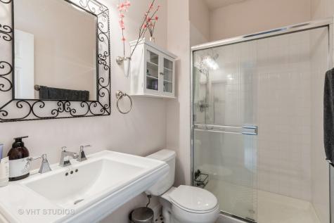 1867 Admiral Court Glenview IL 60026