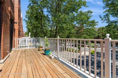 1867 Admiral Court Glenview IL 60026