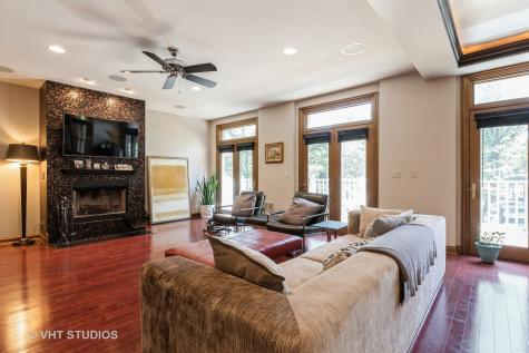 1867 Admiral Court Glenview IL 60026