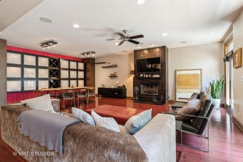 1867 Admiral Court Glenview IL 60026