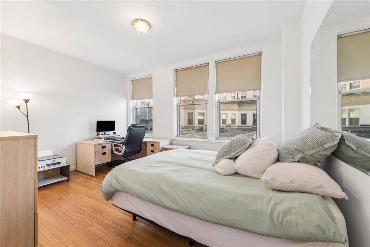 5555 North Sheridan Road Chicago IL 60640