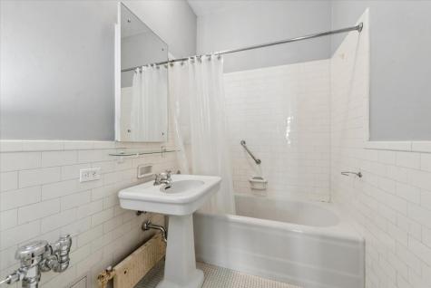5555 North Sheridan Road Chicago IL 60640