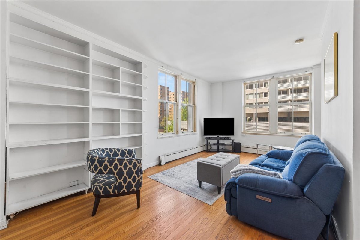 5555 North Sheridan Road Chicago IL 60640