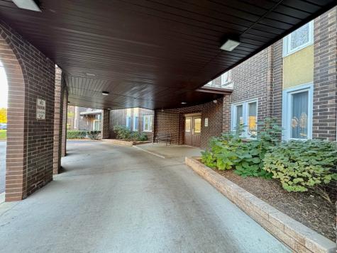 1525 Sander Court Wheeling IL 60090