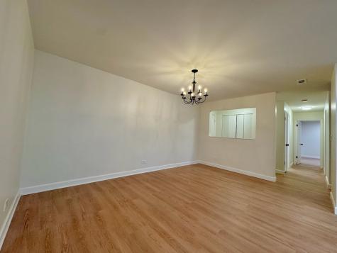 1525 Sander Court Wheeling IL 60090