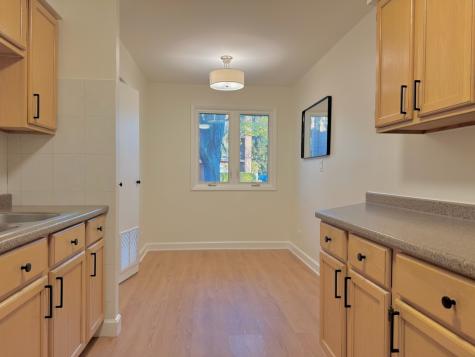 1525 Sander Court Wheeling IL 60090
