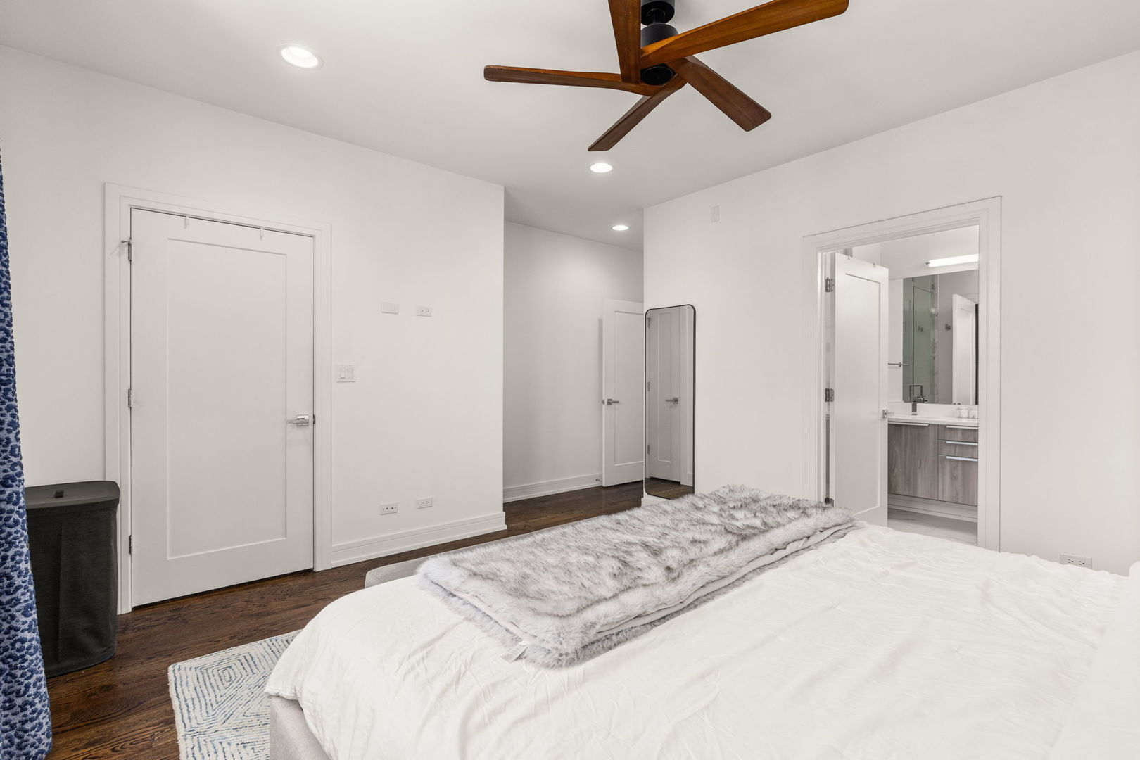 2210 West Chicago Avenue Chicago IL 60622
