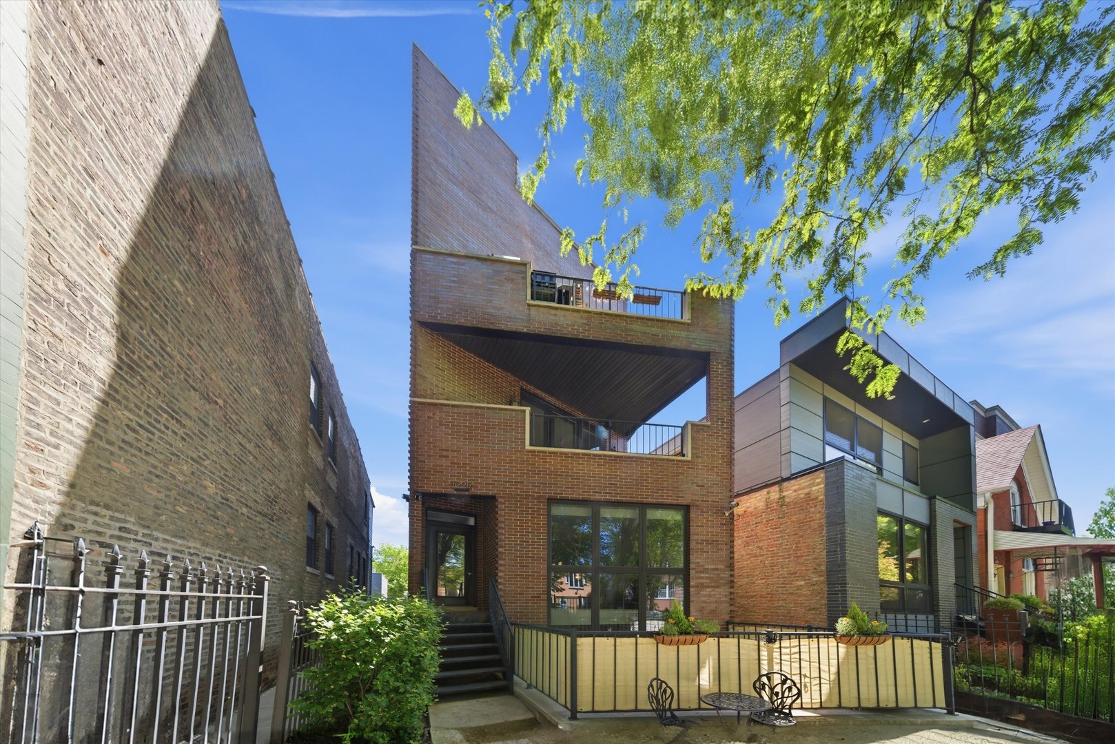 1229 North Campbell Avenue Chicago IL 60622