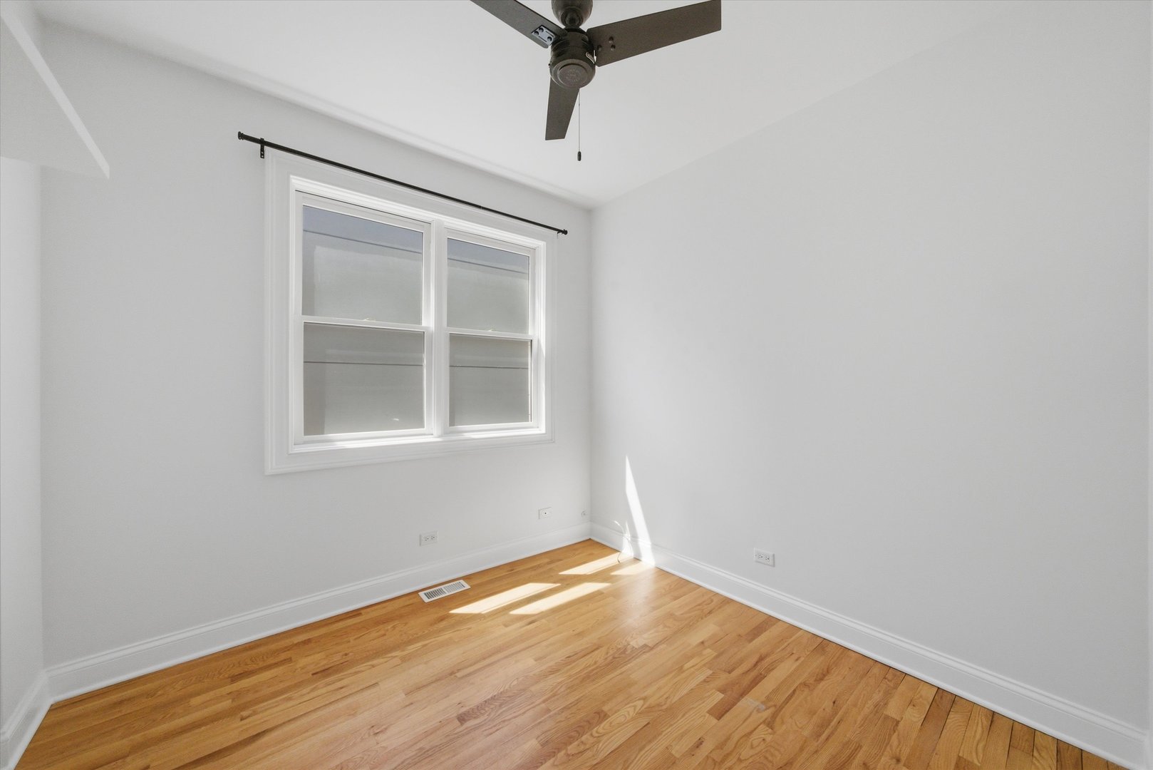 1229 North Campbell Avenue Chicago IL 60622