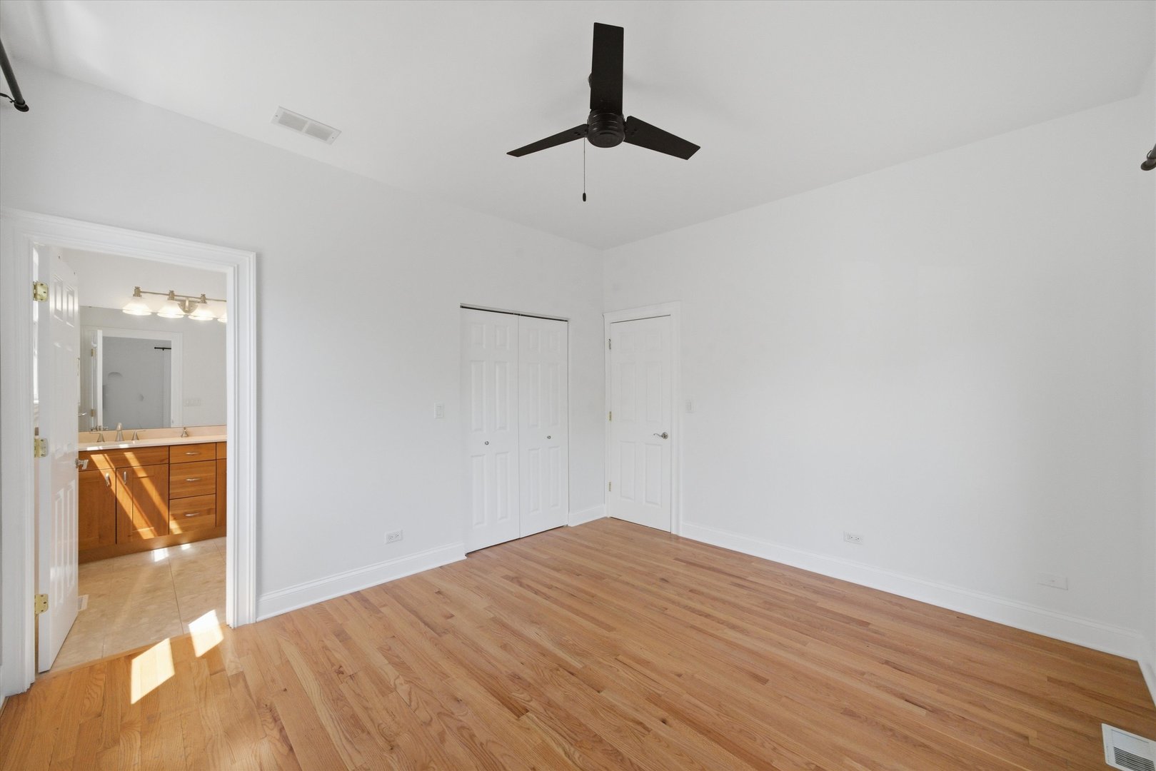 1229 North Campbell Avenue Chicago IL 60622