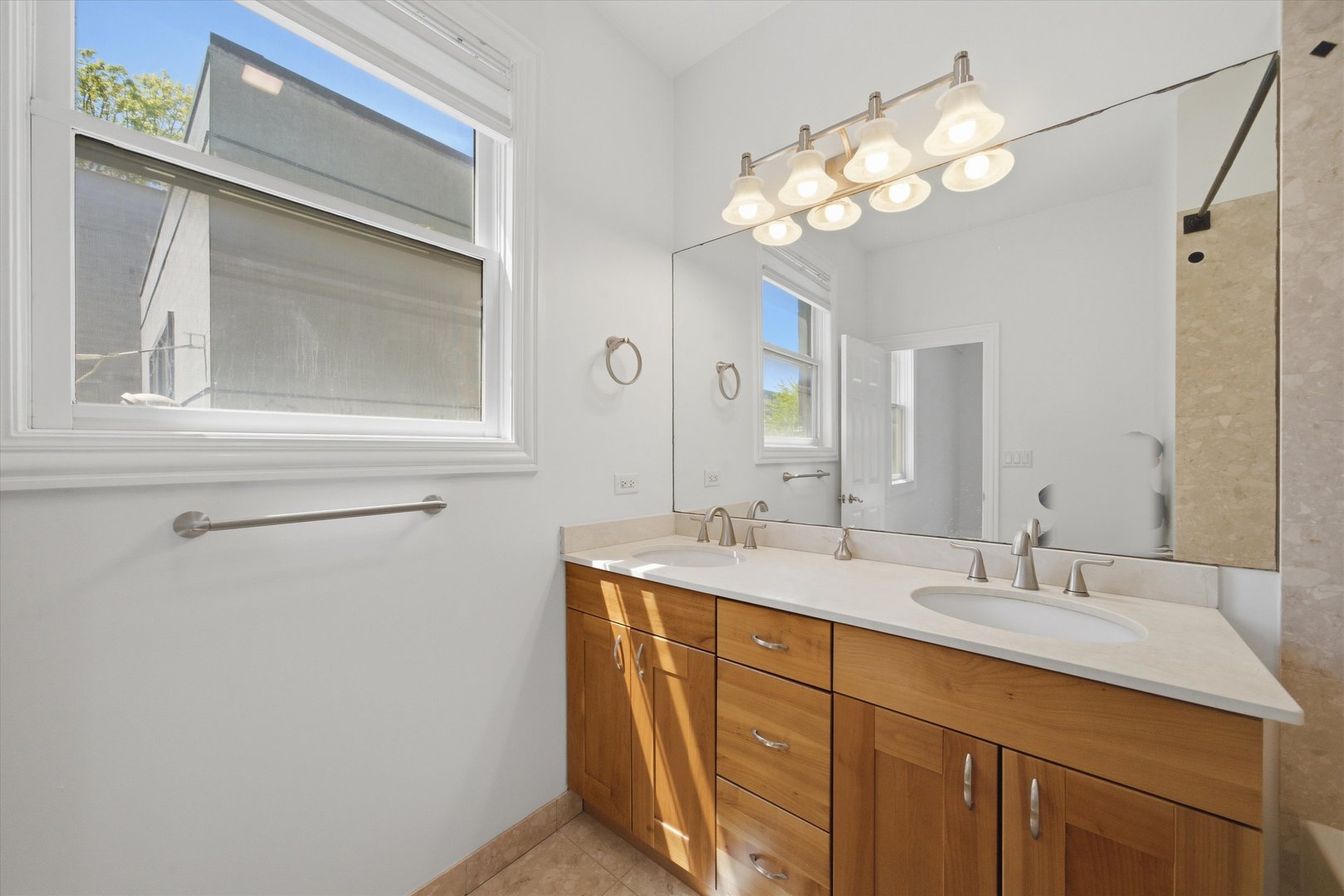 1229 North Campbell Avenue Chicago IL 60622