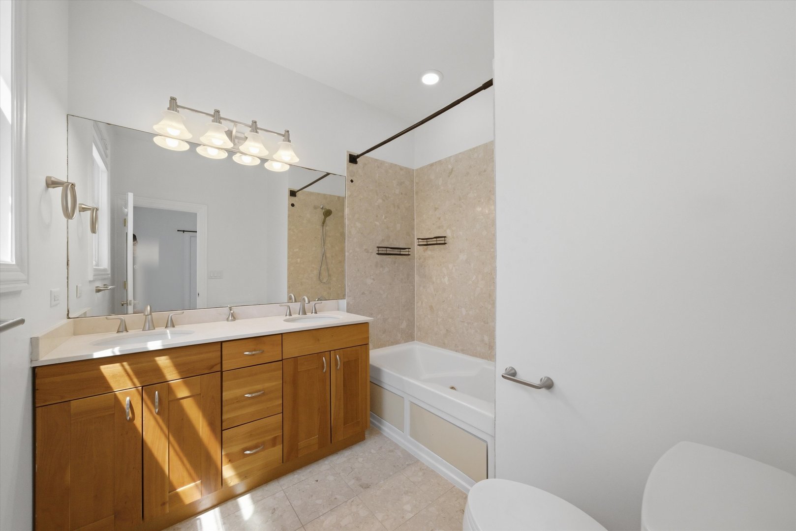 1229 North Campbell Avenue Chicago IL 60622