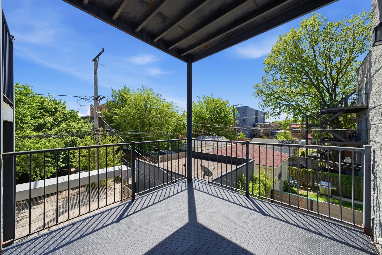 1229 North Campbell Avenue Chicago IL 60622