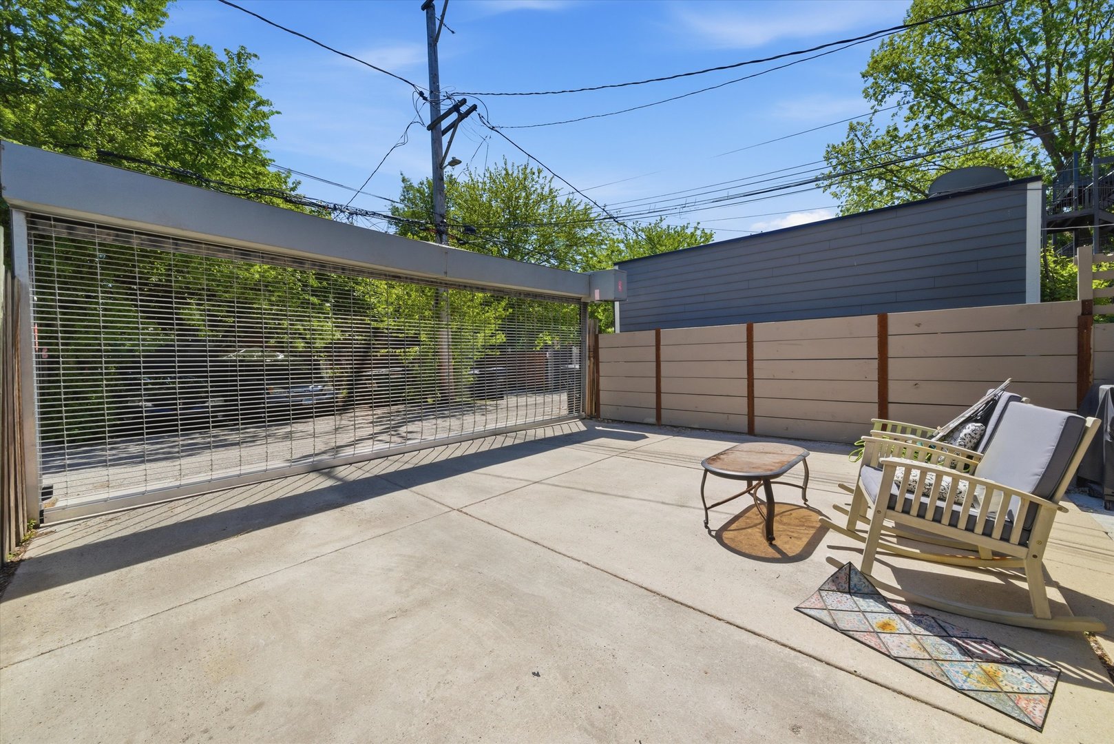 1229 North Campbell Avenue Chicago IL 60622
