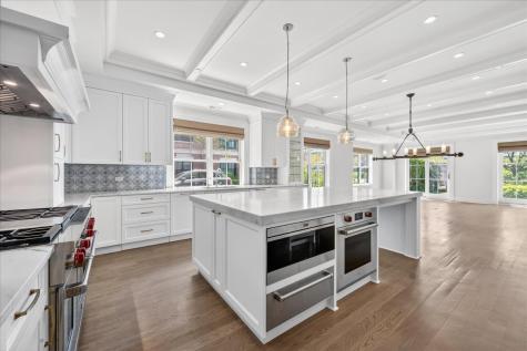 727 North Mckinley Road Lake Forest IL 60045