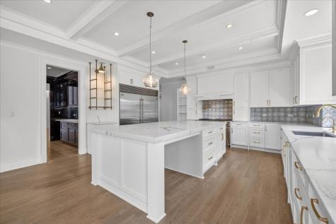 727 North Mckinley Road Lake Forest IL 60045